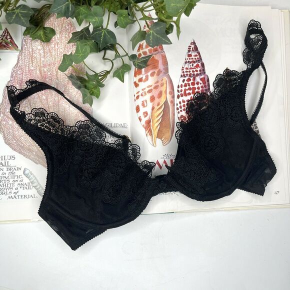 Victorias Secret Very Sexy Black Demi Lace Floral Polka Dot Bra size 34B - Picture 1 of 5